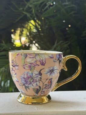 Pink Floral Gold-Trim Ceramic Teacup